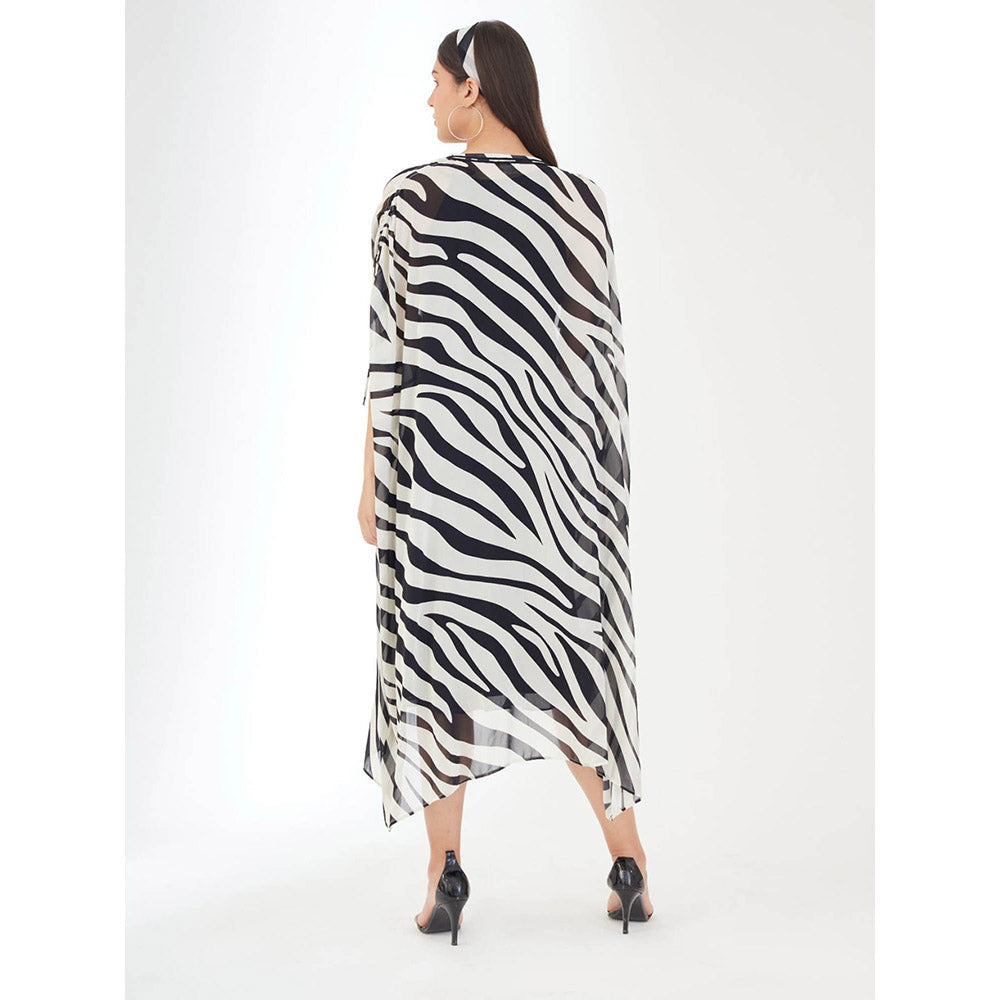 Nikasha Black and White Overgarment