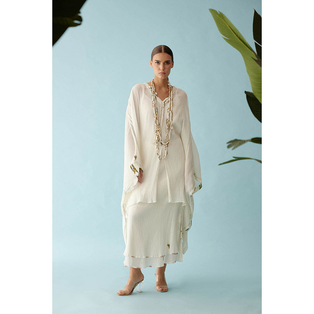Nikasha Off-White Hand Braided Tassels And Banana Tree Applique Co-Ord (Set of 2)