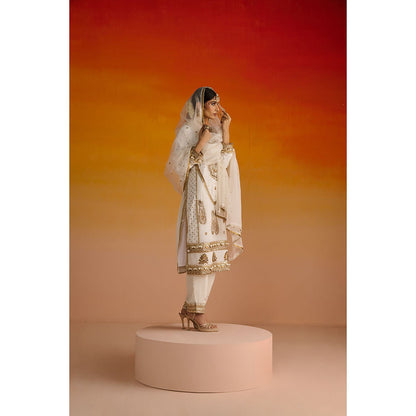OHH CROW Ivory Embroidered Crepe Kurta with Pant and Dupatta (Set of 3)