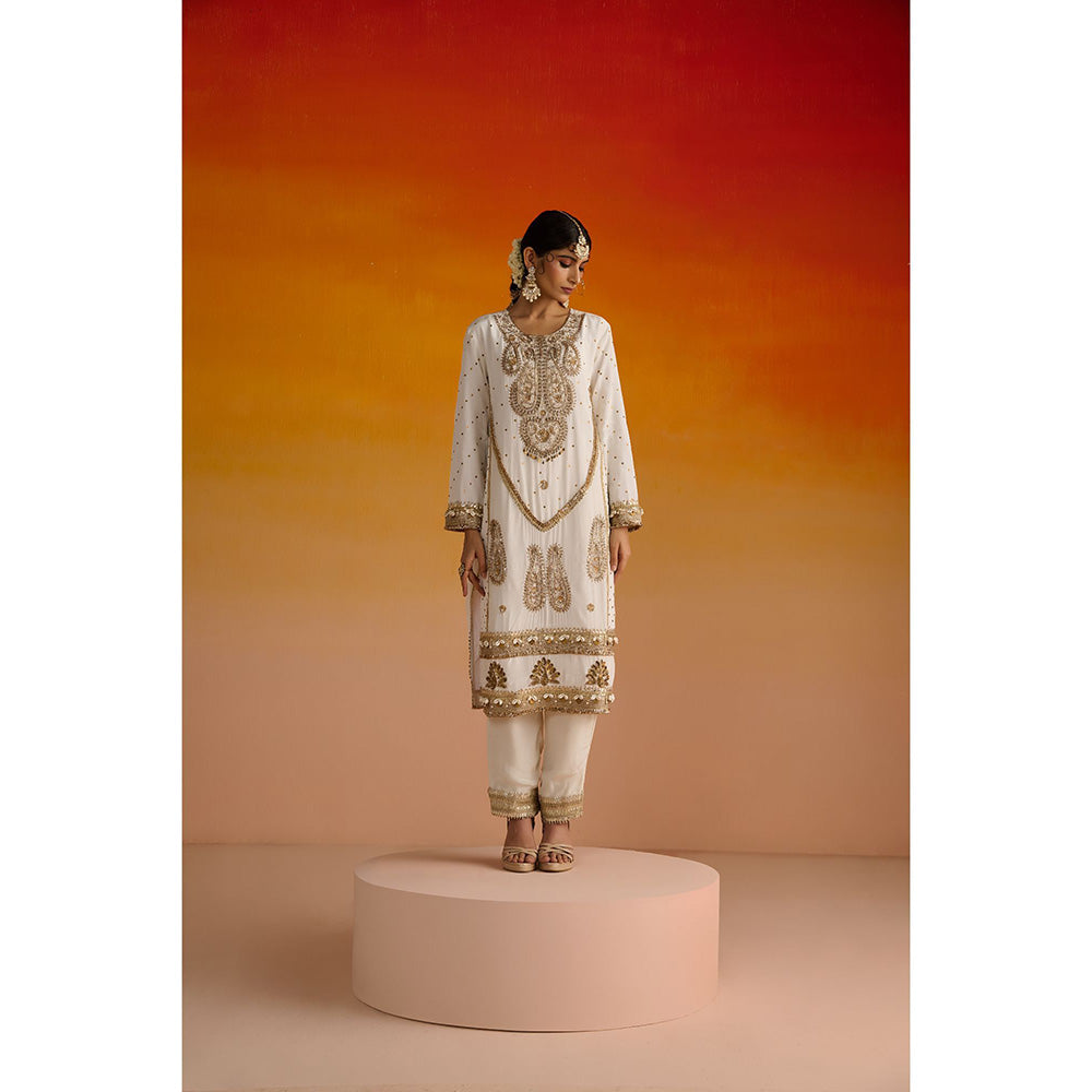 OHH CROW Ivory Embroidered Crepe Kurta with Pant and Dupatta (Set of 3)