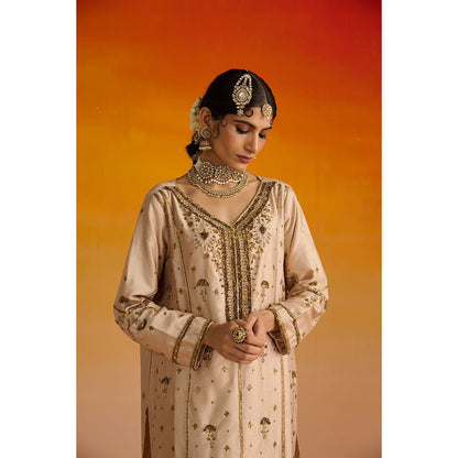 OHH CROW Beige Embroidered Raw Silk Kurta with Pant and Dupatta (Set of 3)