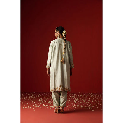 OHH CROW Green Embroidered Raw Silk Kurta with Pant and Dupatta (Set of 3)