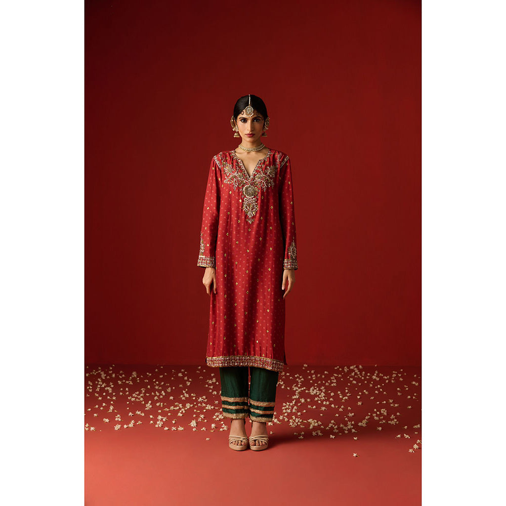 OHH CROW Maroon Embroidered Chanderi Kurta with Pant and Dupatta (Set of 3)