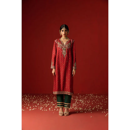 OHH CROW Maroon Embroidered Chanderi Kurta with Pant and Dupatta (Set of 3)