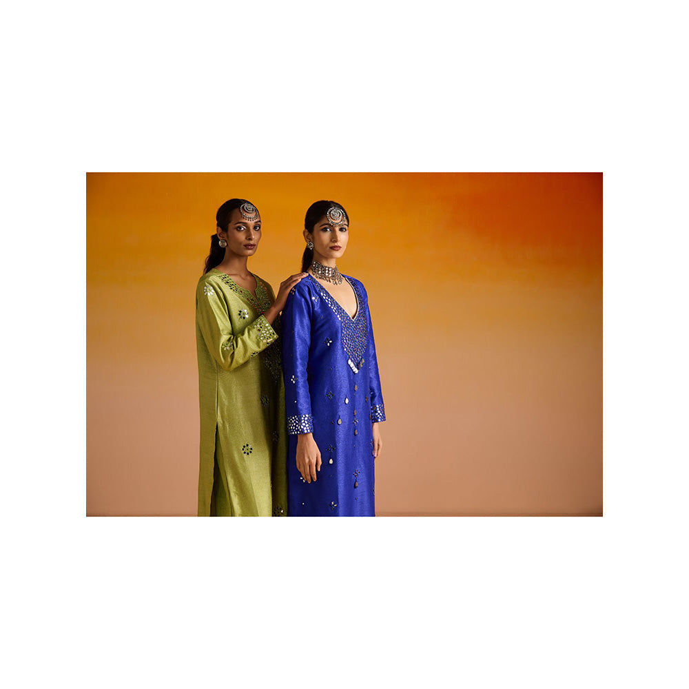 OHH CROW Green Embroidered Raw Silk Kurta with Pant and Dupatta (Set of 3)