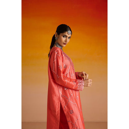OHH CROW Peach Embroidered Raw Silk Kurta with Pant and Dupatta (Set of 3)