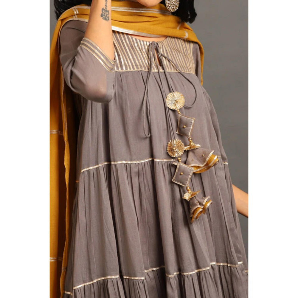 OMAANA Women Chanderi Grey Kurta with Pant and Dupatta