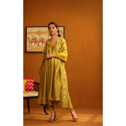 Omana by Ranjana Bothra Green Jasmine Applique Kurta with Pant and Dupatta (Set of 3)