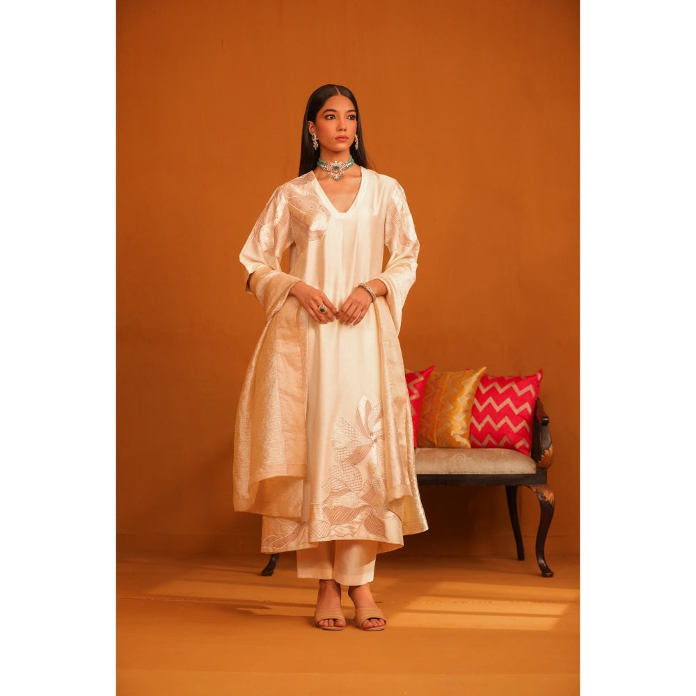 Omana by Ranjana Bothra Ivory Jasmine Applique Kurta with Pant and Dupatta (Set of 3)