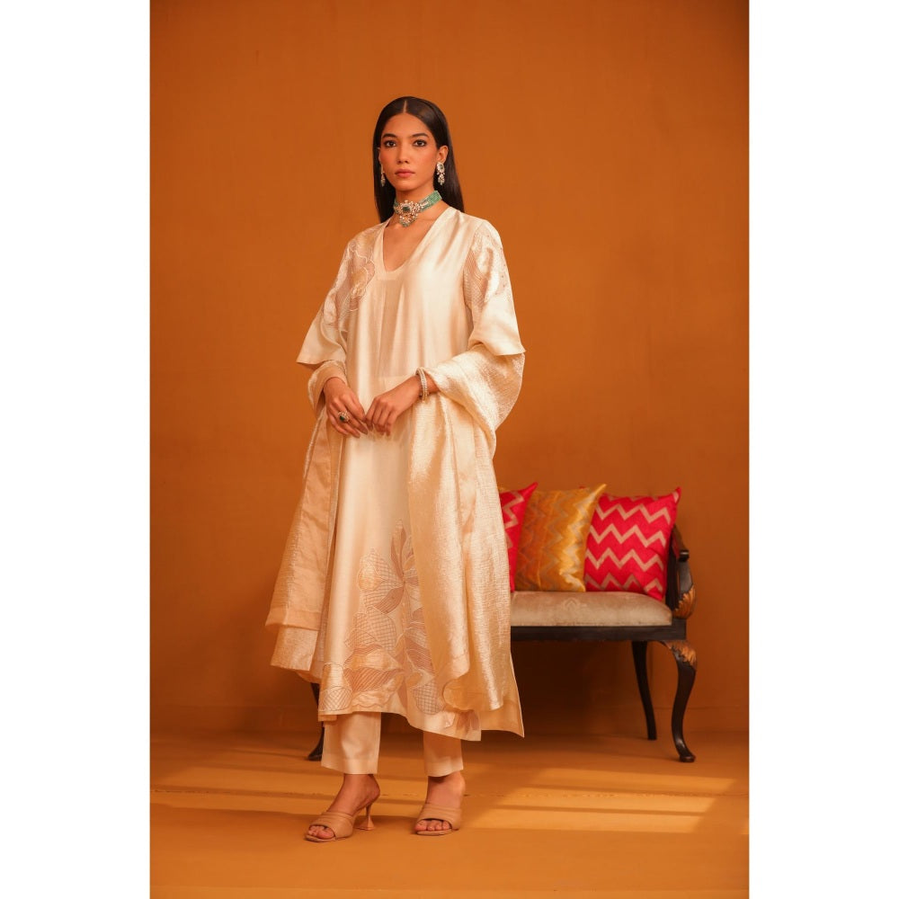 Omana by Ranjana Bothra Ivory Jasmine Applique Kurta with Pant and Dupatta (Set of 3)