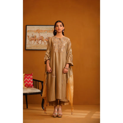 Omana by Ranjana Bothra Brown Nafeesa Applique Kurta with Pant and Dupatta (Set of 3)