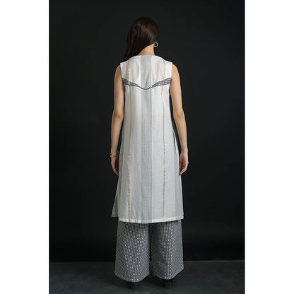 ORCR Ramin Checks Sleeveless Off White Jacket with Pant (Set of 2)