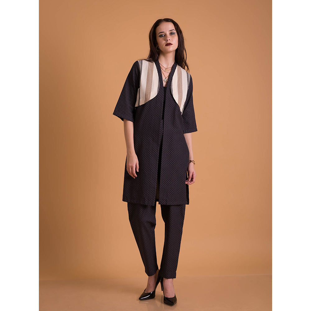ORCR Jacqua Checks Half Sleeves Black Jacket with Pant (Set of 2)