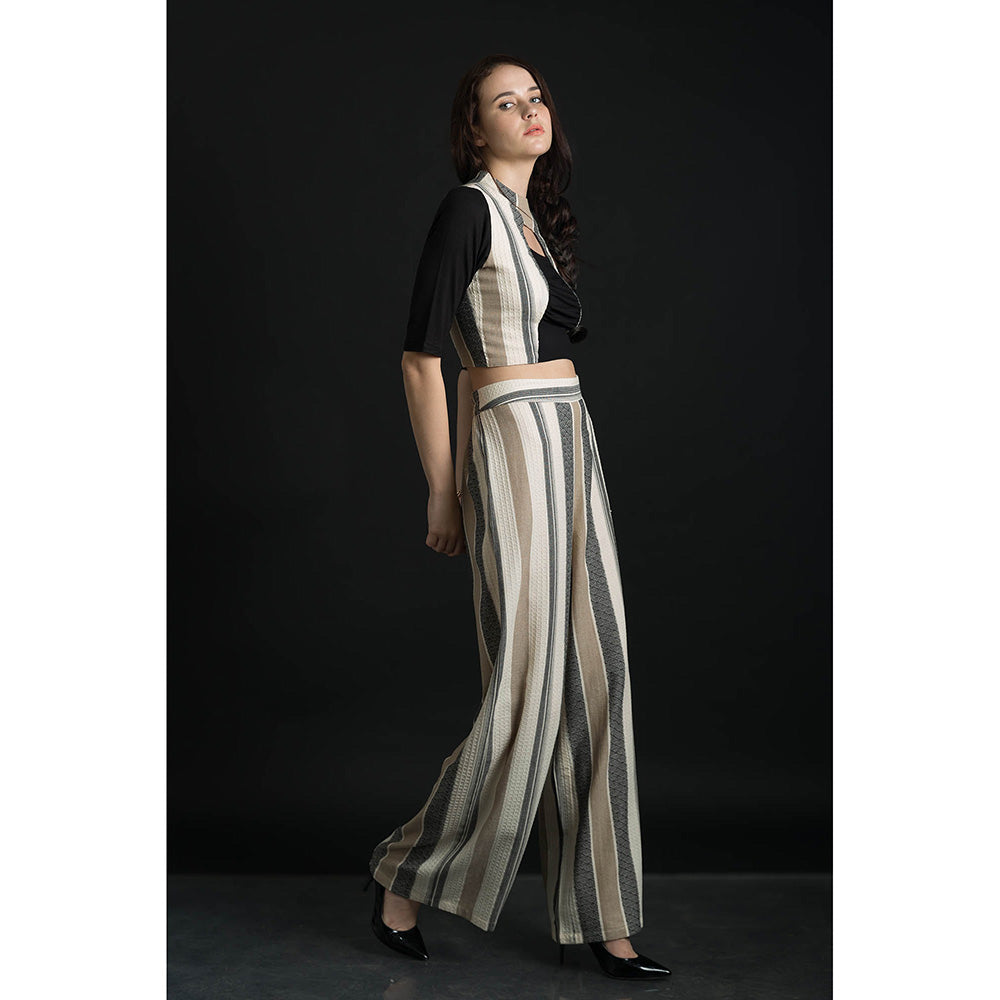ORCR Neck-Hole Stripes Half Sleeves Beige Top