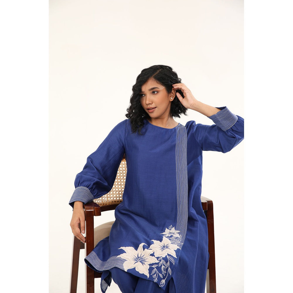 ORIGANI Aster Aura Suit Kurta with Pant (Set of 2)