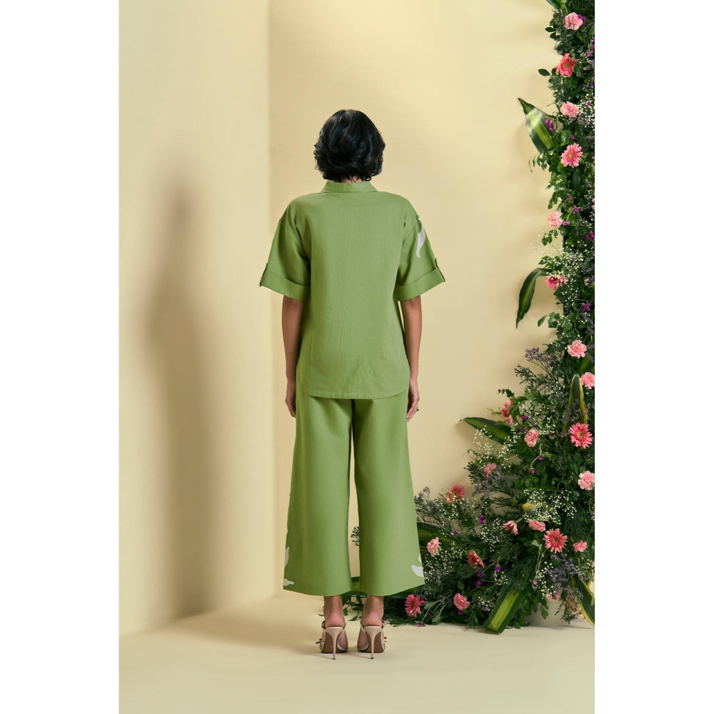 ORIGANI Women Green Embroidered Regular Fit Co-Ord (Set of 2)