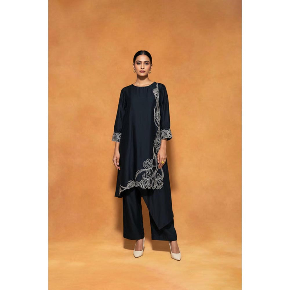 ORIGANI Black Chanderi Silk Round Neck Embroidered Kurta with Pant