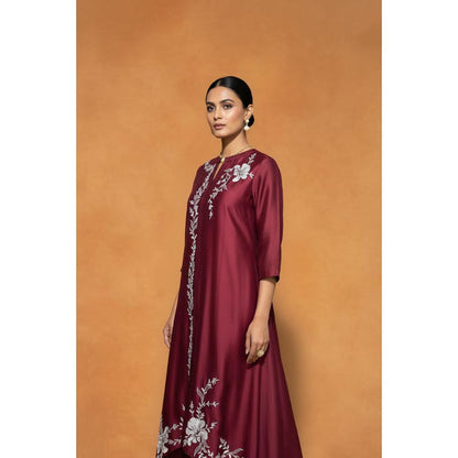 ORIGANI Maroon Chanderi Silk Mandarin Neck Embroidered Kurta with Pant
