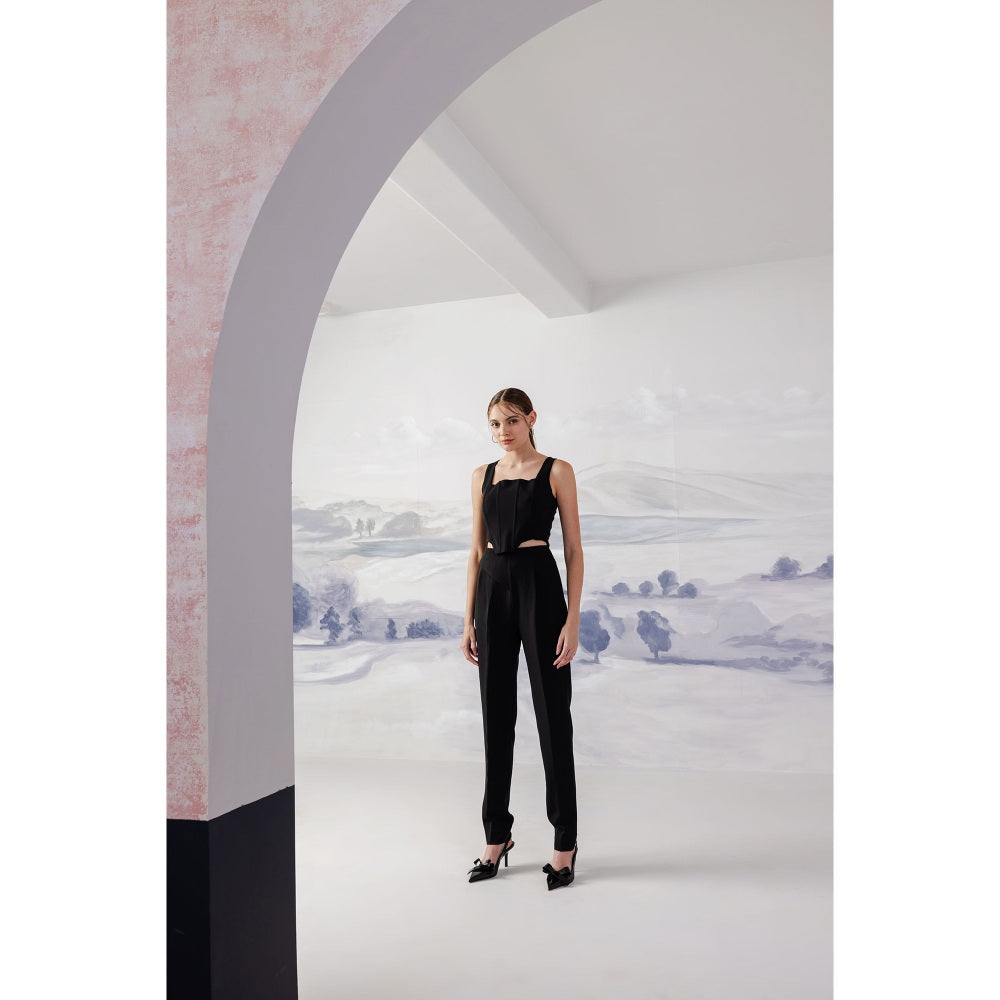 Orthodox Black Structured Banana Crepe Crop Top