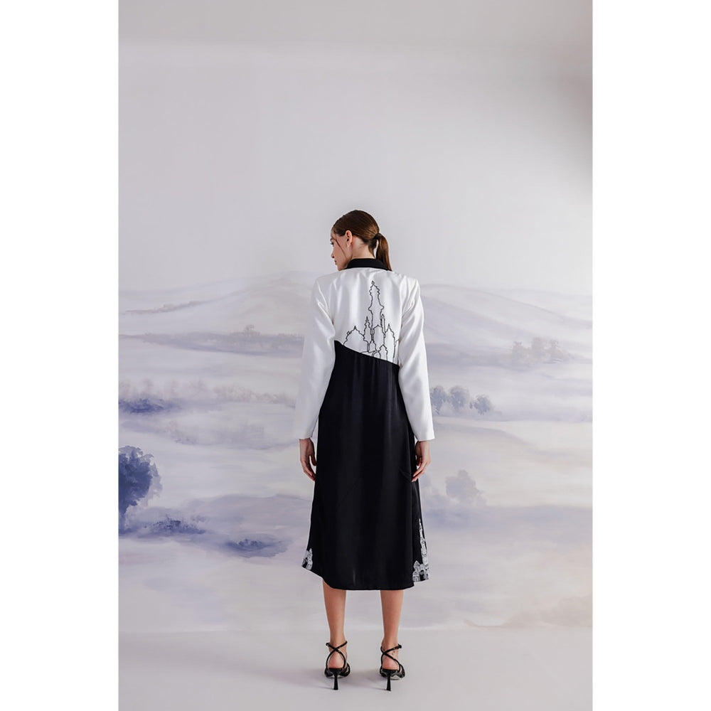 Orthodox White Asymmetrical Banana Dress with Embroidery