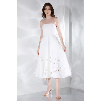 Ozeqo Lyre White Solid Strapless Tube Midi Dress