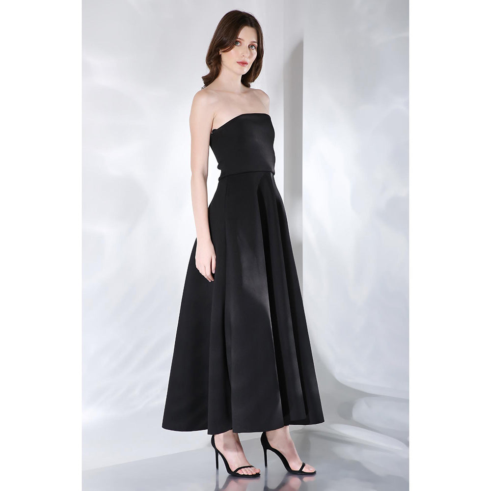 Ozeqo Gaia Black Solid Strapless Tube Maxi Dress with Fur Feathers (Set of 2)