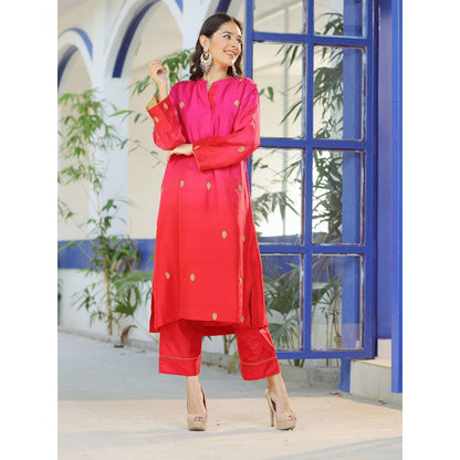Pairaahan Esraa Double Shade Embroidered Kurta (Set of 2)