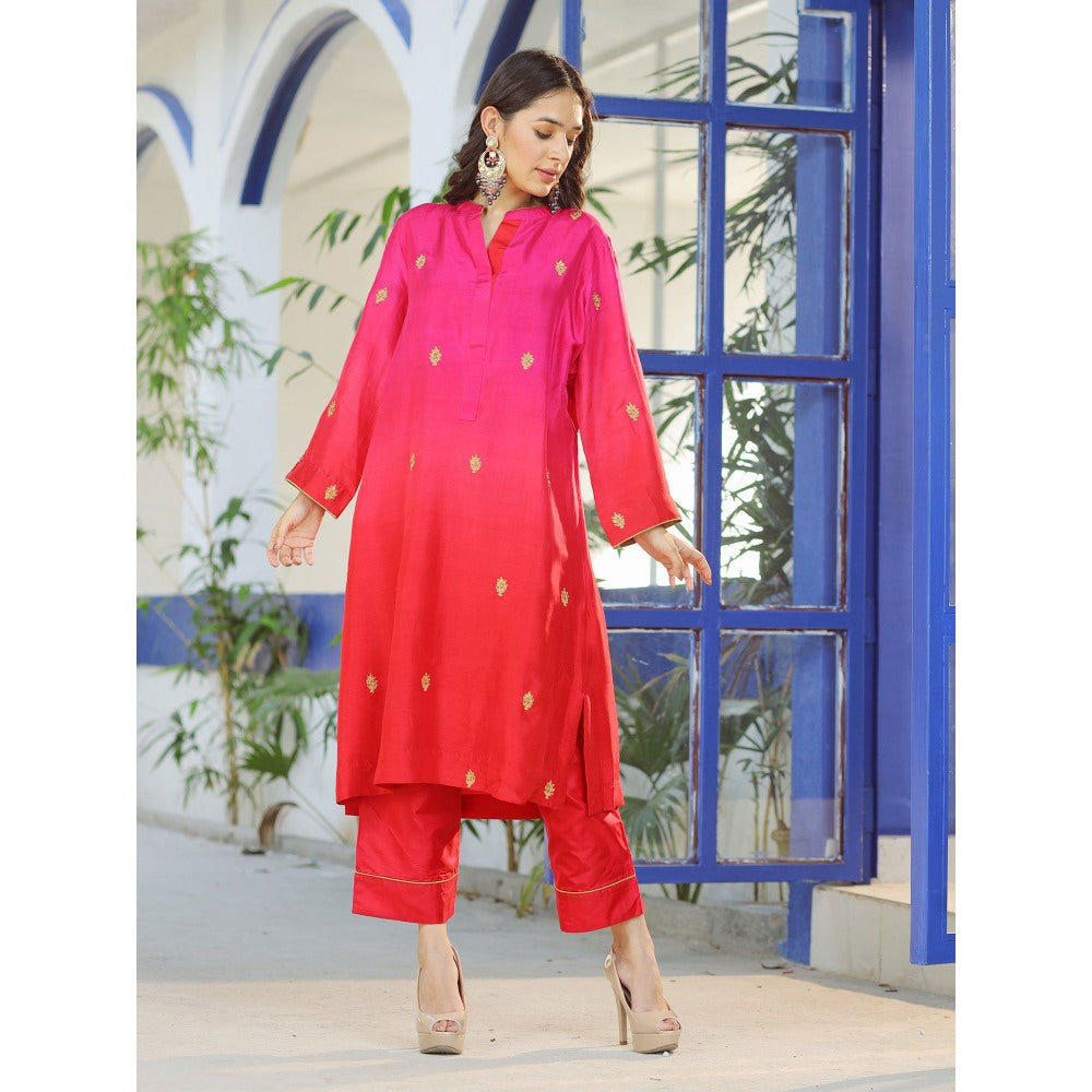 Pairaahan Esraa Double Shade Embroidered Kurta (Set of 2)