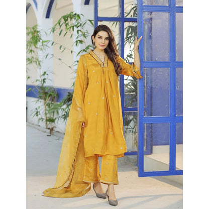 Pairaahan Zoella Silk. Mustard Hand Embroidered Kurta (Set of 3)