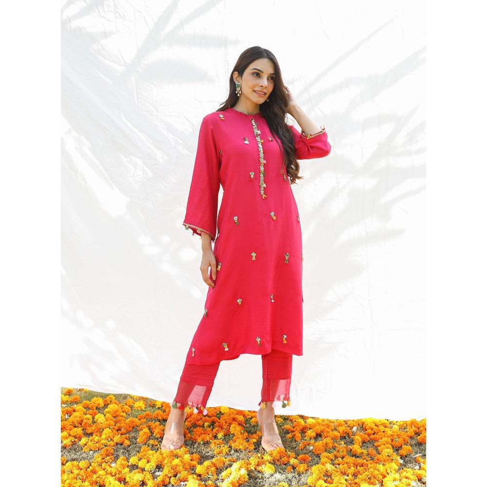 Pairaahan Zehra Kurta (Set of 2)