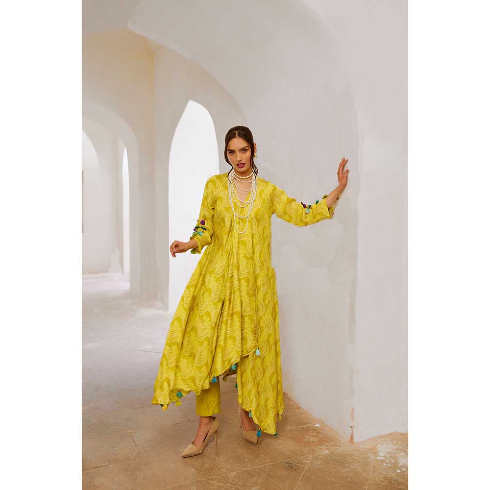 PALLAVI JAIPUR Gulbahar Lemon Green Tassel Kurta With Pant (Set of 2)