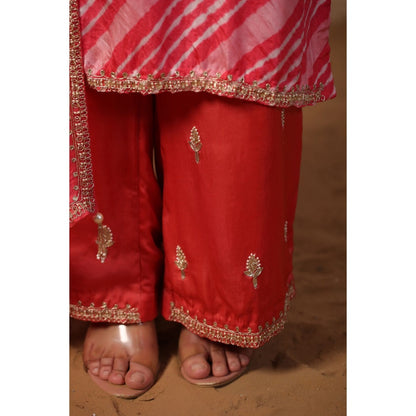 Palak Khandelwal Pink Leheriya Kurta with Pants and Dupatta (Set of 3)