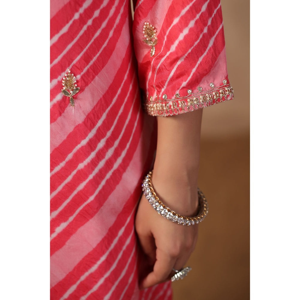 Palak Khandelwal Pink Leheriya Kurta with Pants and Dupatta (Set of 3)