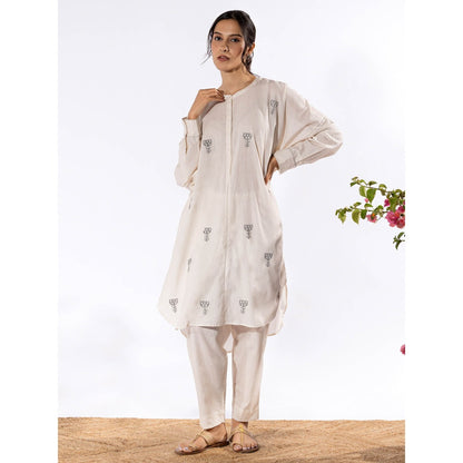 PANTS AND PAJAMAS Off White Chikan Cotton Kurta