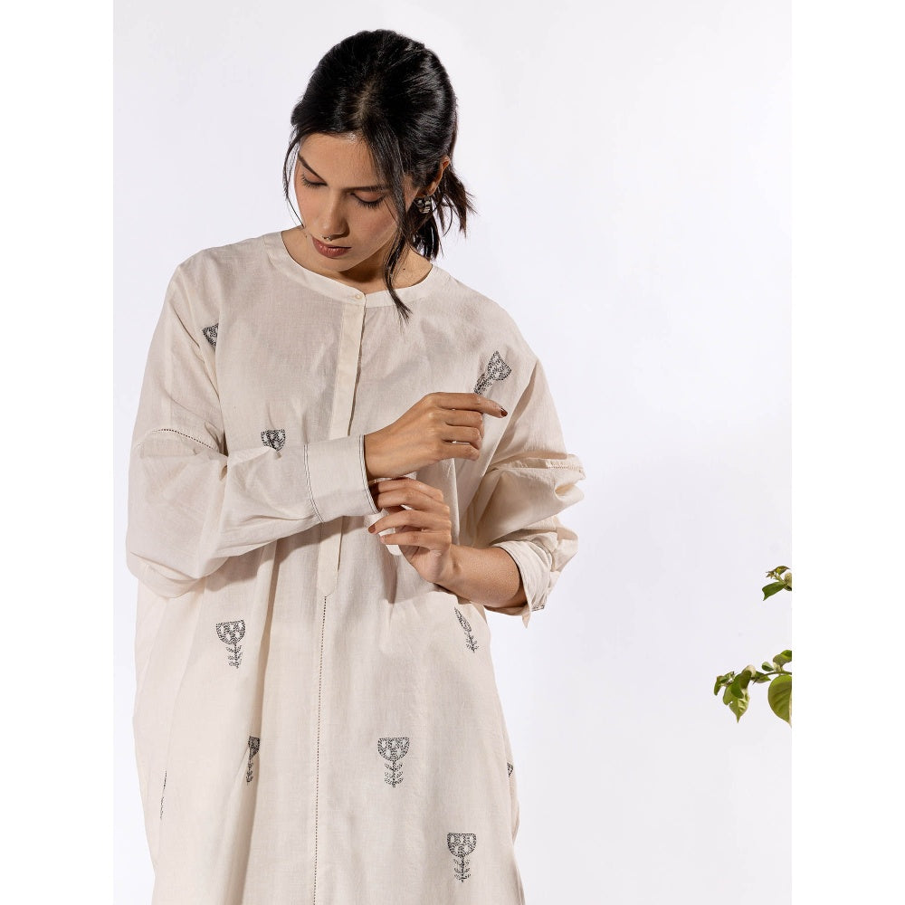 PANTS AND PAJAMAS Off White Chikan Cotton Kurta