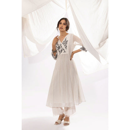 PANTS AND PAJAMAS White Printed Chanderi Mull Kurta with Pant (Set of 2)