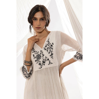 PANTS AND PAJAMAS White Printed Chanderi Mull Kurta with Pant (Set of 2)