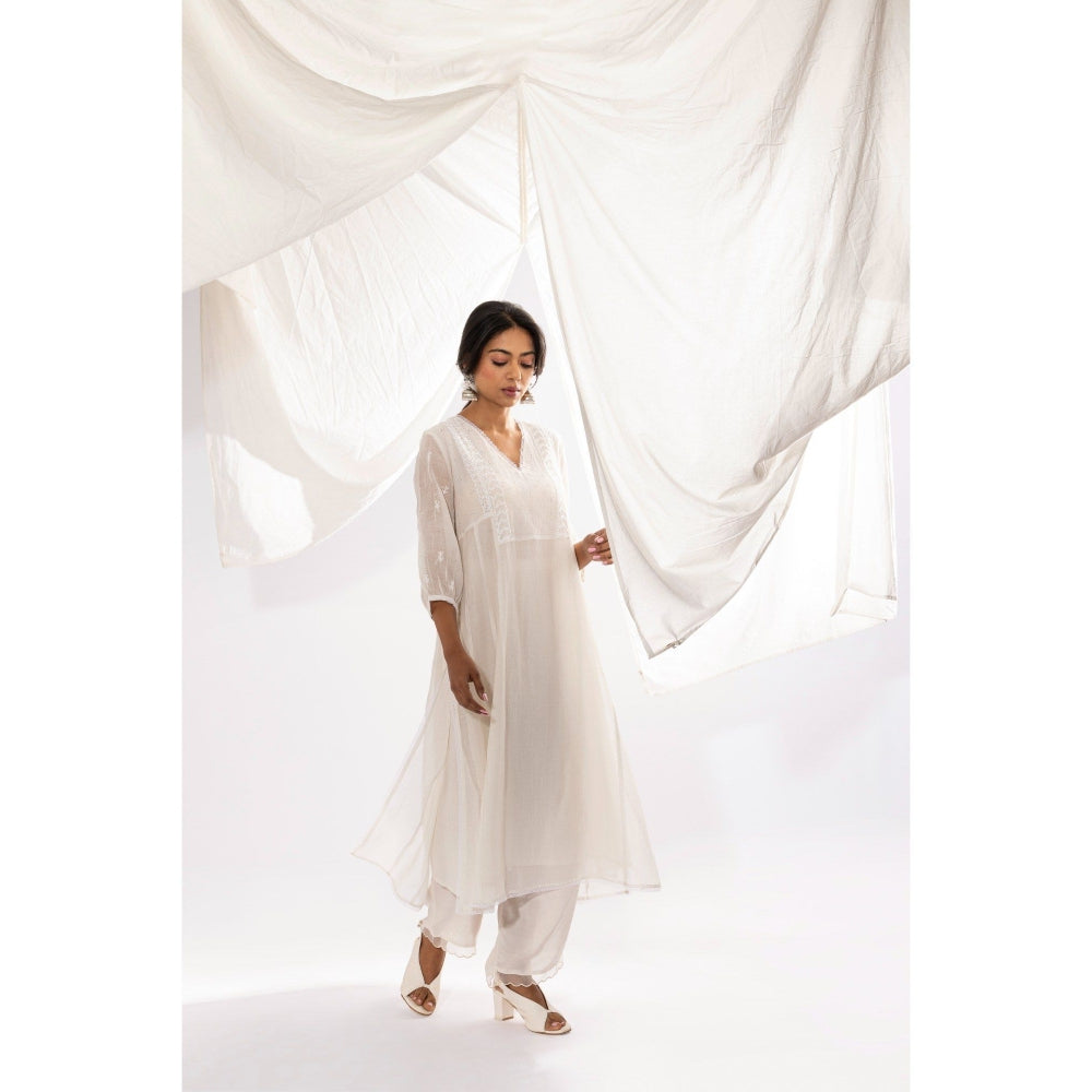 PANTS AND PAJAMAS White Printed Chanderi Mull Kurta with Pant (Set of 2)