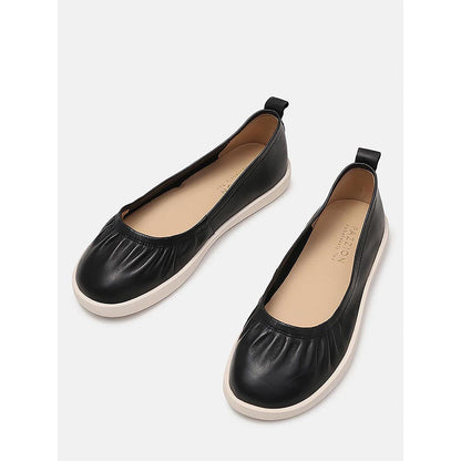PAZZION Women's Black Tammy Ruched Round-Toe Ballerina