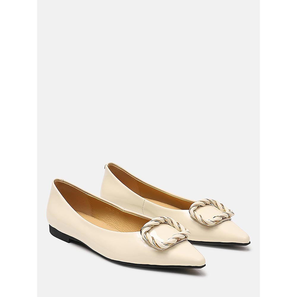 PAZZION Women's Beige Jan Buckle Bow Ballerina