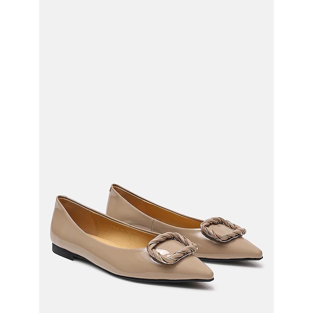 PAZZION Women's Brown Jan Buckle Bow Ballerina