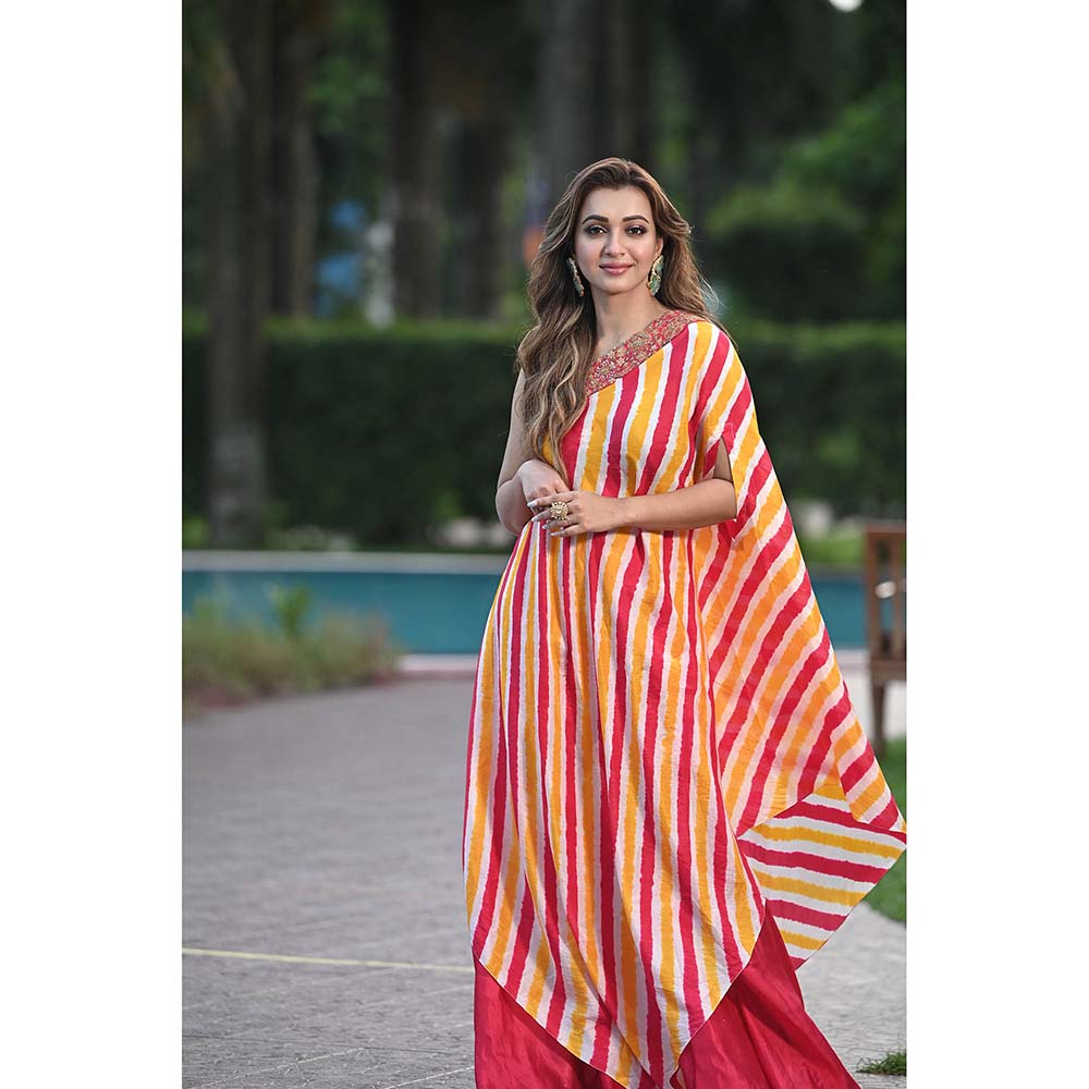 PINK CITY BY SARIKA Yellow Leheriya One-Shoulder Cape With Sharara (Set of 2)