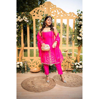 PINK CITY BY SARIKA Chandbali Kurta With Pant And Dupatta (Set of 3)