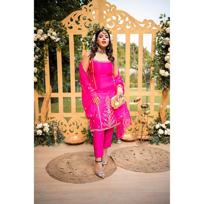 PINK CITY BY SARIKA Chandbali Kurta With Pant And Dupatta (Set of 3)