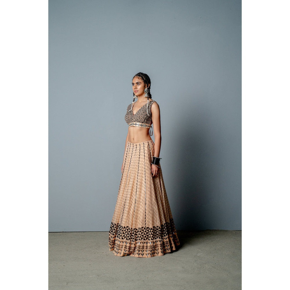 POOJA RAJGARHIA GUPTA The Zenobia Lehenga (Set of 3)