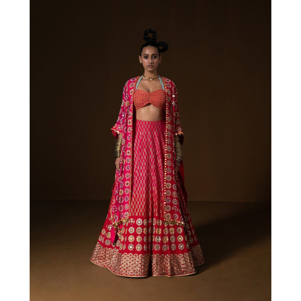 POOJA RAJGARHIA GUPTA Aalta Lehenga with Blouse and Cape (Set of 3)