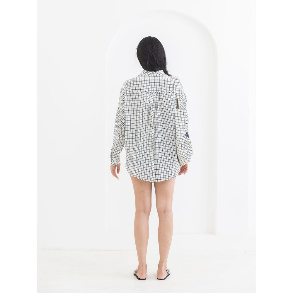 POOJA RAJGARHIA GUPTA White Kimino Co-Ord (Set of 2)