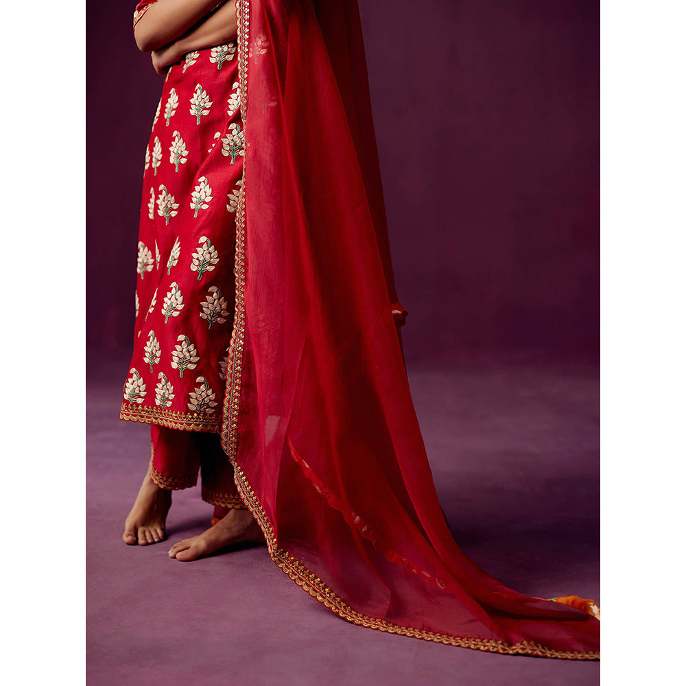 Pooja Singhal Red Chanderi Silk Kurta With Pant & Organza Dupatta (Set of 3)