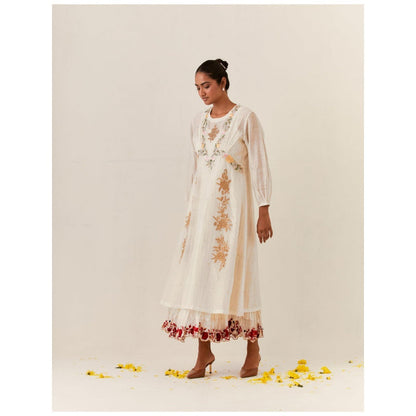 PRAMA By Pratima Pandey Floral Chanderi Ivory Kurta with Inner (Set of 2)