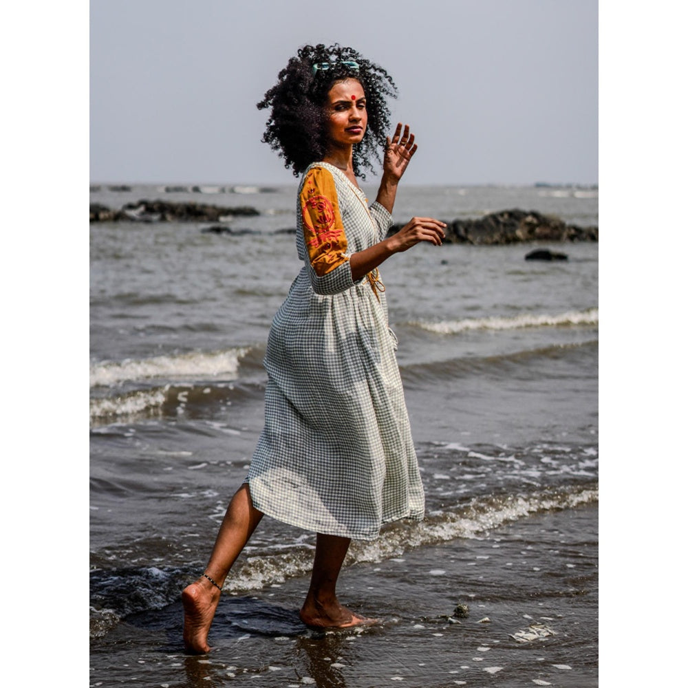 PRATHAA Grey Baadal Dress
